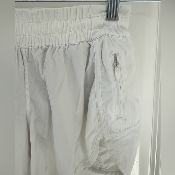 Lululemon TRACKER SHORT V *4" - Picture 3 of 6